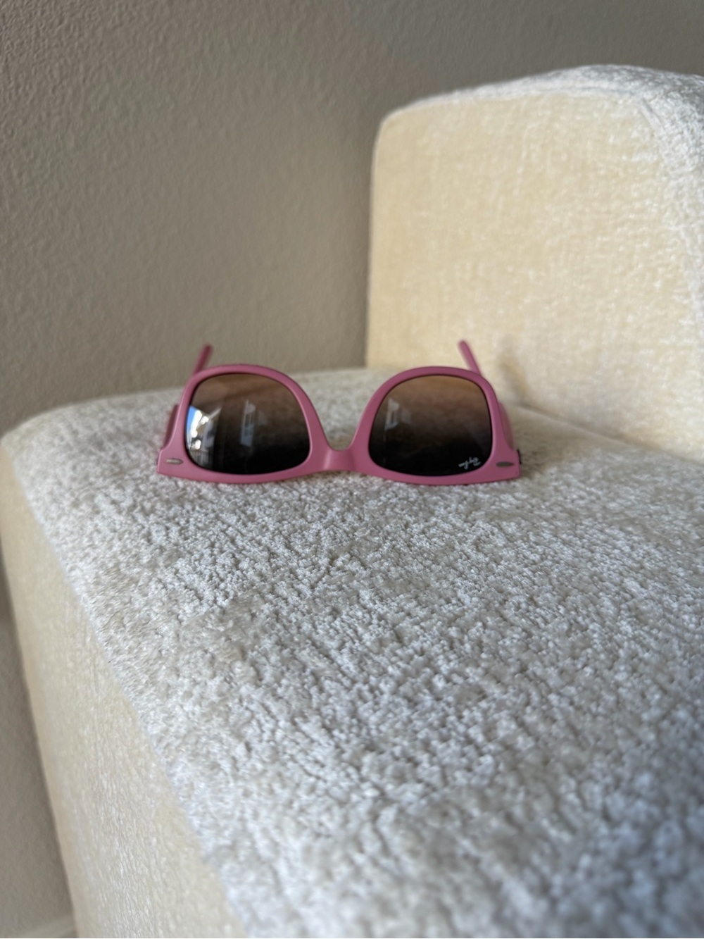 Matte Pink Ray-Ban Wayfarer Sunglasses - Picture 3 of 14